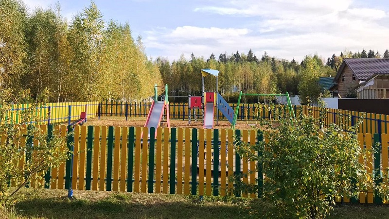 Детская площадка в Николиных садах