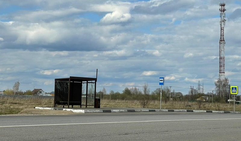 автобусная остановка в Николиных озерах